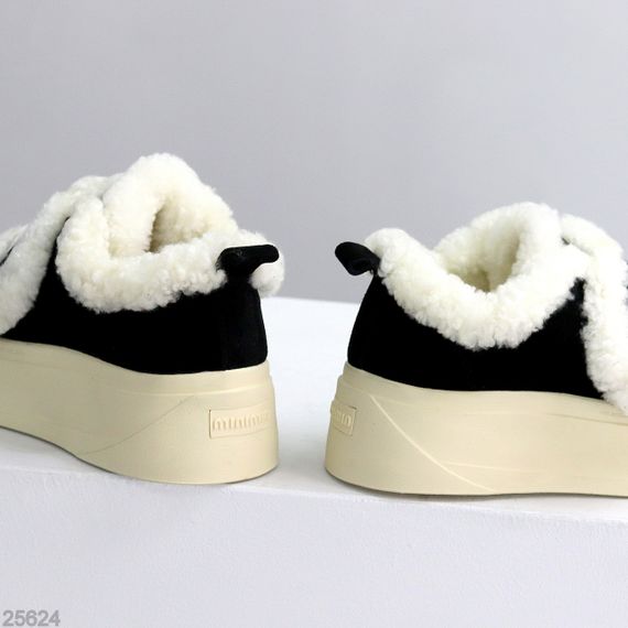 Черные спортивные замшевые зимние автоледи на бежевой подошве | Зображення 3