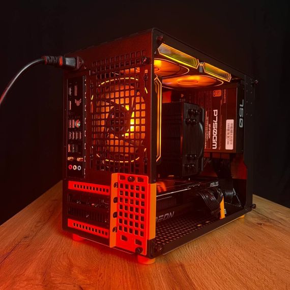 Збірка на замовлення: ігровий ПК Jonsbo Z20 Black/Orange Tower / AMD Ryzen 7 7700 (8 (16) ядер по 3,8 - 5,3 ГГц) / 32 ГБ DDR5 / 1000 ГБ SSD M.2 / AMD Radeon RX 9070 XT, 16 GB GDDR6, 256-bit / 750W | Зображення 6