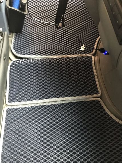 Коврики EVA V1 (черные) для Volkswagen Crafter 2006-2017 гг | Зображення 3