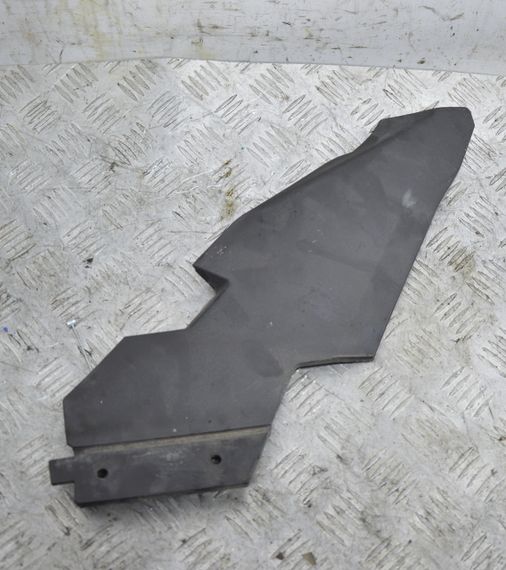 Захист фари передня права Mercedes B-Class W245 2005-2011 Кришка передньої правої фари Мерседес A1698210436