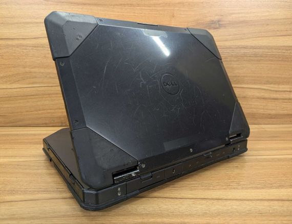 Захищений ноутбук Dell Latitude 14 Rugged 5414 / 14" (1920x1080) IPS / Intel Core i5-6300U (2 (4) ядра по 2.4 - 3.0 GHz) / 8 GB DDR4 / 256 GB SSD / Intel HD Graphics 520 / VGA / WebCam / Windows 10 б/в + Подарунок Бездротова миша / USB | Зображення 6