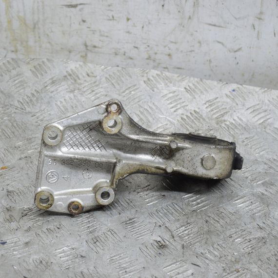 Кронштейн промвала 1.4 / 1.6 Citroen Berlingo M49 M59 1996-2008 Опора півосі Сітроен Берлінго 9638239880 | Зображення 1