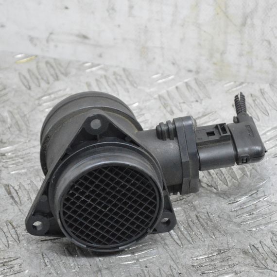 Витратомір повітря Volkswagen Golf Passat 1996-2010 Датчик масової витрати повітря Фольксваген 045906461