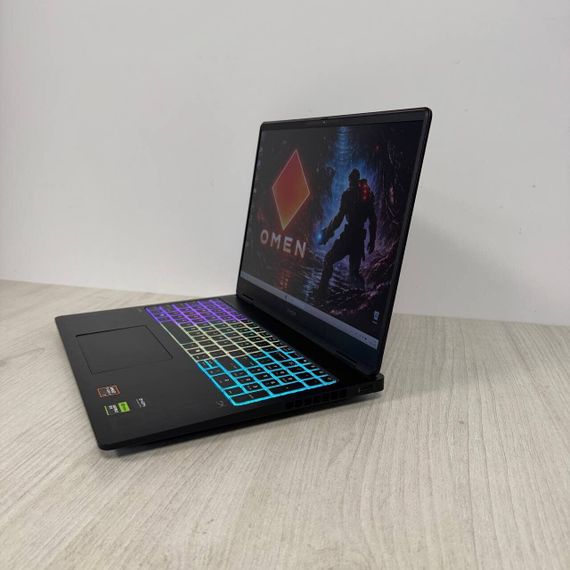 Игровой ноутбук HP Omen MAX 16-ak0047nr / 16" (2560x1600) IPS / AMD Ryzen AI 7 350 (8 (16) ядер по 2.0 - 5.0 GHz) / 16 GB DDR5 / 1000 GB SSD NVMe / nVidia GeForce RTX 5070, 8 GB GDDR7, 128-bit / WebCam б/у | Зображення 6