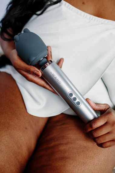 Вібратор мікрофон Le Wand RECHARGEABLE MASSAGER, сірий | Зображення 7