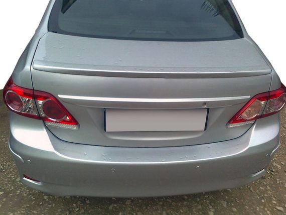 Спойлер (під фарбування) для Toyota Corolla 2007-2013 років