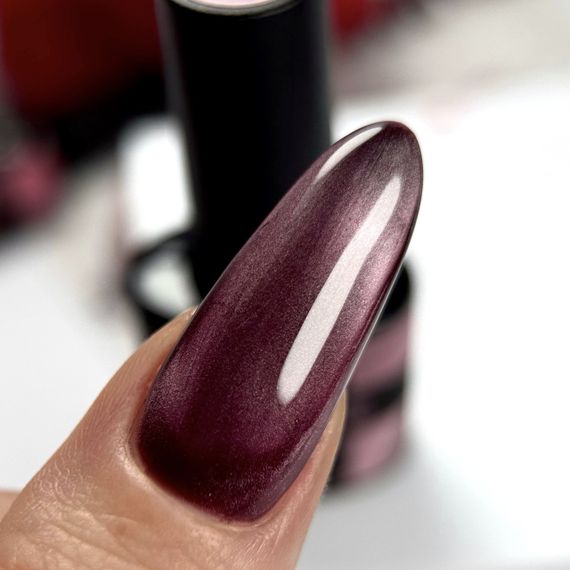 Гель-лак Crooz Wine Cat 6 (глибокий холодно-винний відтінок з неймовірним металевим сяйвом) 8мл