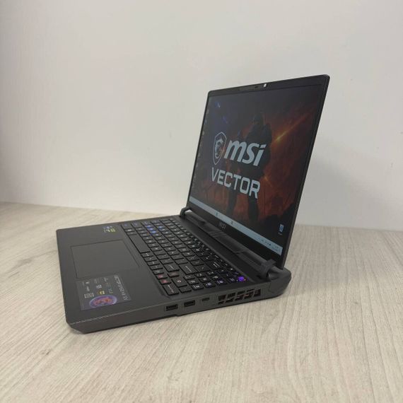 Игровой ноутбук MSI Vector GP68HX 12VH / 16" (1920x1200) IPS / Intel Core i9-12900HX (16 (24) ядер по 3.6 - 5.0 GHz) / 16 GB DDR5 / 1000 GB SSD NVMe / nVidia GeForce RTX 4080, 12 GB GDDR6, 192-bit / WebCam б/у | Зображення 5
