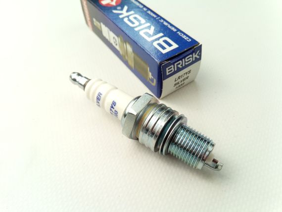 Свічка запалювання BRISK Silver LR17YS (ГАЗ 406 дв., SENS) (для газ.облад.) (LR17YS.4K) | Зображення 1
