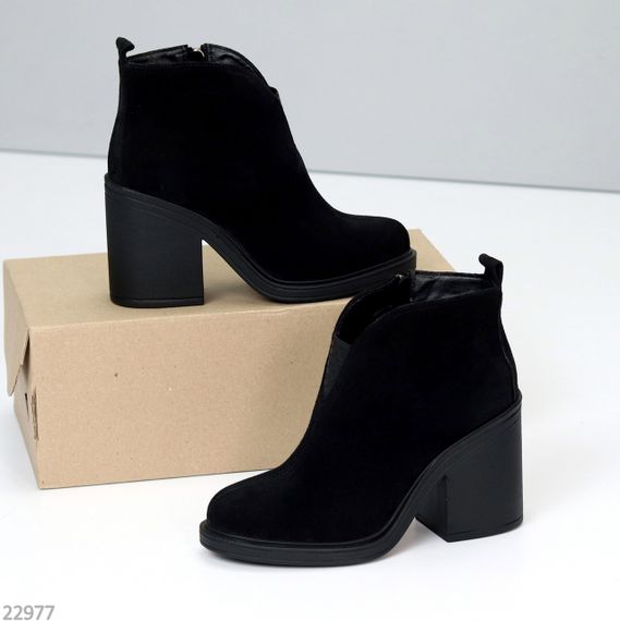 Шикарные черные ботинки ботильоны натуральная замша на устойчивом каблуке | Зображення 3