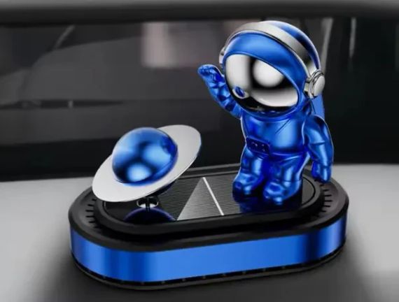 Сонячний автомобільний ароматизатор-дифузор "Астронавт" для автомобілів Vert-13 | Зображення 1