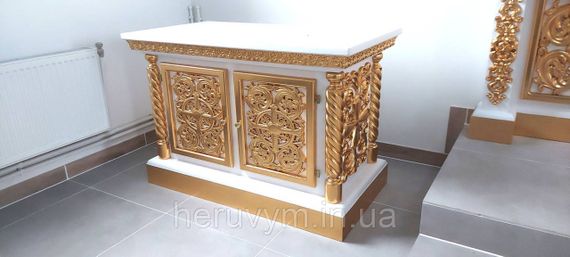 Жертовник  із золоченням 130х65см