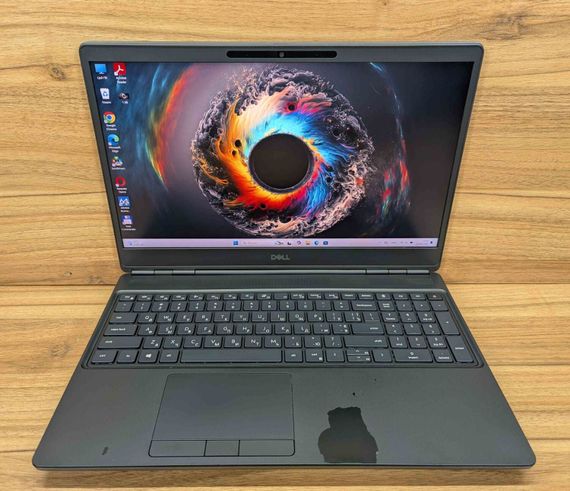 Мобільна робоча станція Б-клас Dell Precision 7560 / 15.6" (3840x2160) IPS / Intel Xeon W-11855M (6 (12) ядер по 3.2 - 4.9 GHz) / 32 GB DDR4 / 512 GB SSD / nVidia RTX A4000, 8 GB GDDR6, 256-bit / WebCam / Windows 11 б/в + Подарунок Бездротова миша | Зображення 1