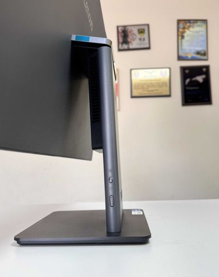 Моноблок Lenovo ThinkCentre Neo 50a 27 Gen 5 / 27" (1920x1080) IPS / Intel Core i5-13420H (8 (12) ядер по 3.4 - 4.6 GHz) / 16 GB DDR5 / 512 GB SSD / Intel UHD Graphics / WebCam / 2x 3W / Клавиатура и мышка | Зображення 6