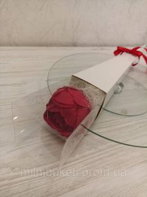 Букет-міні із 1 мильного піону в святковій упаковці