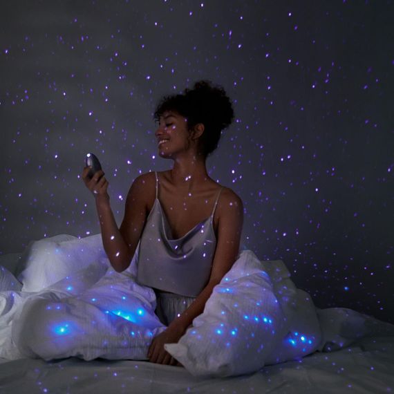 Вакуумный клиторальний смарт-стимулятор Svakom Pulse Galaxie Metal Lilac, проектор звездного неба sexstyle | Зображення 7