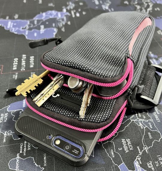 Чехол на руку Primo Sport универсальный спортивный для телефона до 6.5" - Black-Pink | Зображення 2