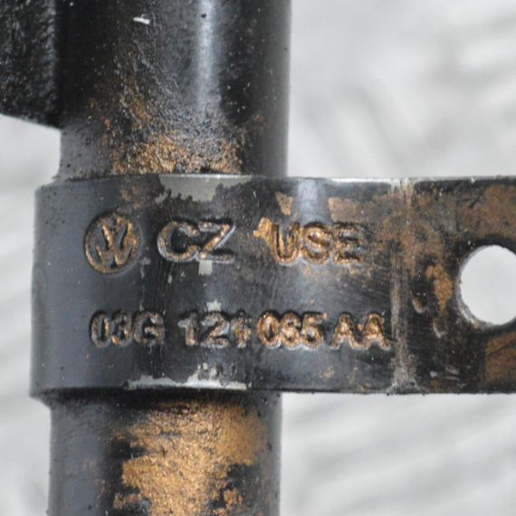 Трубка системи охолодження 1.9 2.0 TDI Volkswagen Passat B6 патрубок води трубопровід Фольксваген 03G121065AA | Зображення 3