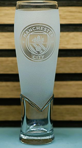 Подарунковий крафтовий келих для пива соку води 440 мл з гравіюванням лого футбольного клубу ФК Манчестер Сіті