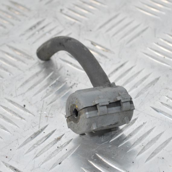 Захист патрубка палива Renault Laguna III 2007-2015 Кожух паливної трубки Рено Лагуна 3 8200543918 | Зображення 1