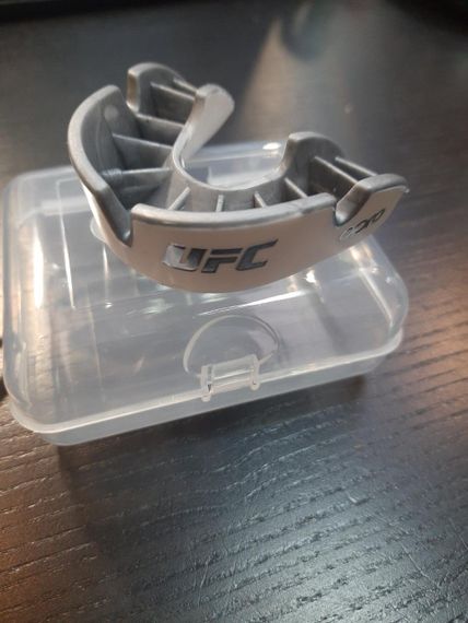 Капа OPRO Silver UFC доросла (вік 11+) White/Silver (ufc.102514003) | Зображення 4