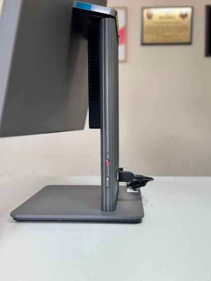 Моноблок Lenovo IdeaCentre 3 24ARR9/24" (1920x1080) IPS/AMD Ryzen 5 7535HS (6(12) ядер по 3.3 - 4.5 GHz) /  16 GB DDR5 / 512 GB SSD / AMD Radeon 660M Graphics / WebCam / 2x 3W / Клавіатура та мишка | Зображення 7