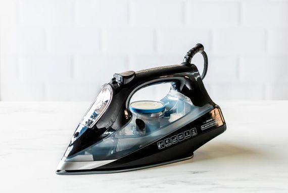 Утюг BLACK+DECKER BXIR2805E | Зображення 2