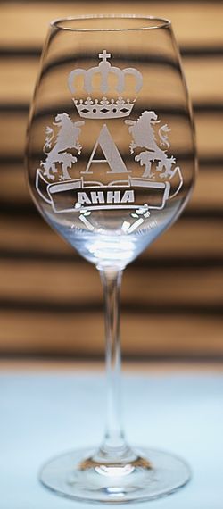 Винний іменний келих 480 мл Анна  з гравіюванням монограми та корони подарунок для жінки