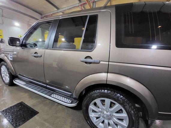 Боковые пороги Tayga V2 (2 шт., алюминий) для Land Rover Discovery III | Зображення 1