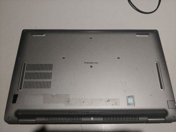Ультрабук Б-клас Dell Precision 3560 / 15.6" (1366x768) TN / Intel Core i5-1145G7 (4 (8) ядра по 2.6 - 4.4 GHz) / 16 GB DDR4 / 240 GB SSD / Intel Iris Xe Graphics / WebCam / Windows б/в | Зображення 6