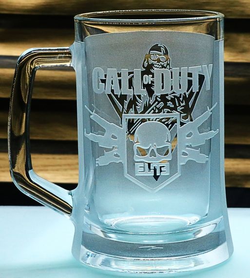 Пивний келих Call of Duty 670 мл з гравіюванням кружка для фаната CoD Подарунок з ігровою тематикою фанату шутерів