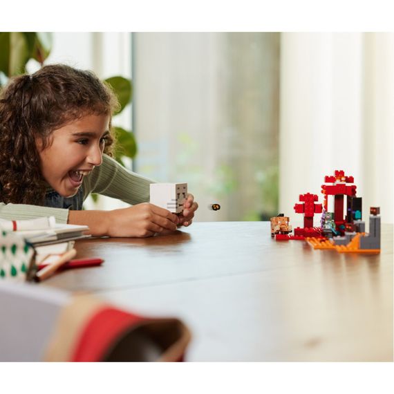Конструктор LEGO Minecraft Засідка біля порталу в Нижній світ 352 деталей (21255) | Зображення 9