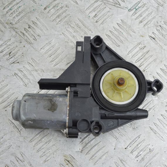 Моторчик склопідйомника передній правий Volkswagen Golf V 2003-2010 Фольксваген Гольф 5 1K0959702E | Зображення 1