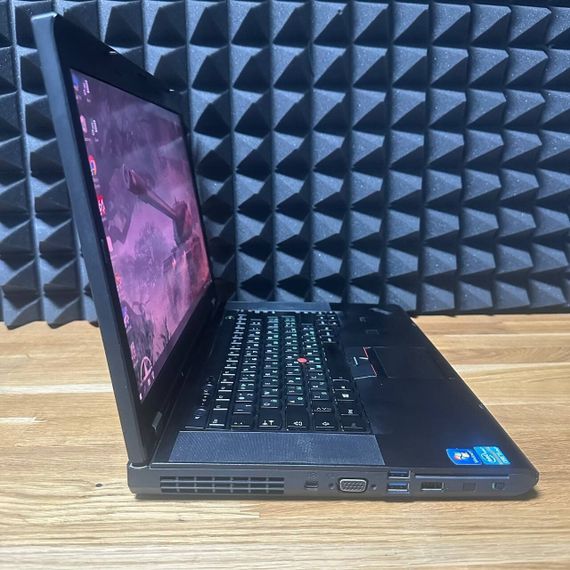 Ноутбук Lenovo ThinkPad T530 / 15.6" (1920x1080) IPS / Intel Core i5-3380M (2 (4) ядра по 2.9 - 3.6 GHz) / 8 GB DDR3 / 500 GB HDD / Intel HD Graphics 4000 / WebCam / DVD-ROM б/у | Зображення 2