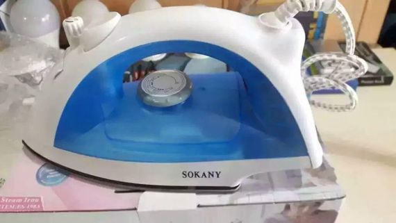Хороший парова праска прасувальний SOKANY 198A з тефлоновим покриттям підошви для прасування одягу 1800Вт | Зображення 2