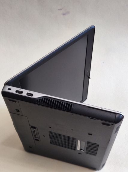 Ноутбук Dell Latitude E6540 / 15.6" (1920x1080) TN / Intel Core i5-4300M (2 (4) ядра по 2.6 - 3.3 GHz) / 8 GB DDR3 / 256 GB SSD / Intel HD Graphics 4600 / WebCam / DVD-ROM б/у | Зображення 4