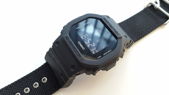 Наручний годинник полімерні оригінальні Японія Casio G-Shock DW-5600BBN-1ER з тканинним ремінцем (модуль 1545) | Зображення 4