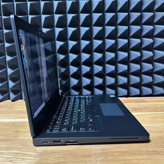 Ноутбук Dell Latitude 5490 / 14" (1920x1080) IPS / Intel Core i5-8250U (4 (8) ядра по 1.6 - 3.4 GHz) / 8 GB DDR4 / 256 GB SSD / Intel UHD Graphics 620 / WebCam б/в | Зображення 2