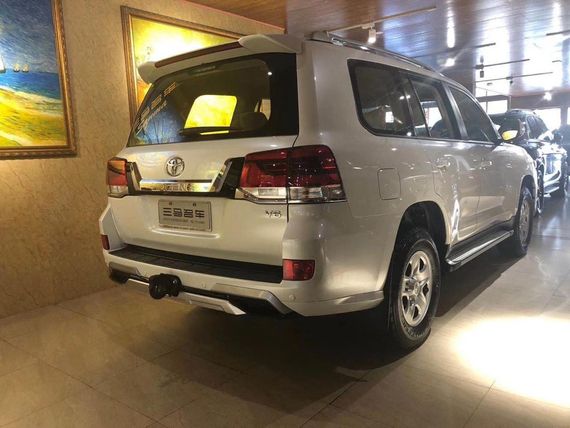 Комплект обвісів 2016-2024 (Limgeni) для Toyota Land Cruiser 200 | Зображення 7