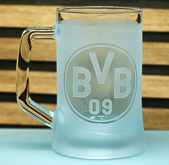 Пивний келих 670 мл ФК Боруссия Дортмунд Borussia з гравіюванням подарунок для фаната   футбольний кухоль
