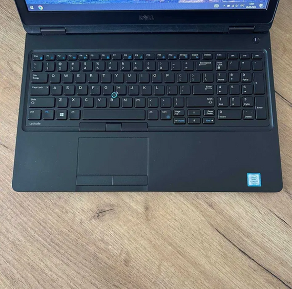 Ноутбук Dell Latitude 5580 HD i7 7600U 8GB HDD 500GB Nvidia 930MX Б/В | Зображення 3