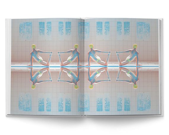 Подарункова книга для фотографів Maria Svarbova " Swimming Pools " альбоми відомих фотографів Марія Сварбова | Зображення 6