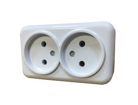 Розетка зовнішньої установки 2-а б/з біла IP20 Lemur Ny95000983