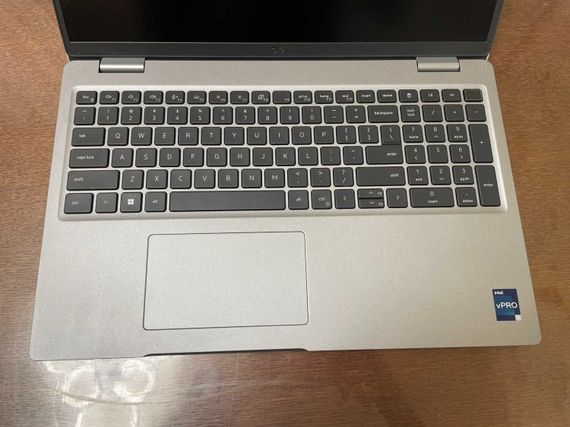 Ноутбук Dell Latitude 5530 / 15.6" (1920x1080) IPS / Intel Core i5-1235U (10 (12) ядер по 1.3 - 4.4 GHz) / 16 GB DDR4 / 512 GB SSD / Intel Iris Xe Graphics / WebCam б/у | Зображення 3