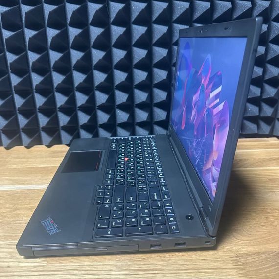Ноутбук Lenovo ThinkPad T540p / 15.6" (1920x1080) IPS / Intel Core i5-4210M (2 (4) ядра по 2.6 - 3.2 GHz) / 8 GB DDR3 / 128 GB SSD / Intel HD Graphics 4600 / WebCam / DVD-ROM б/у | Зображення 3