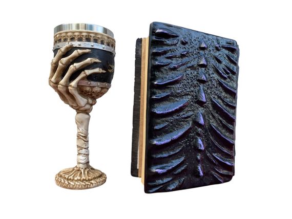 Подарунковий набір Келих 3D Рука з Черепами та блокнот 3D «Око Ілюзій» | Зображення 1