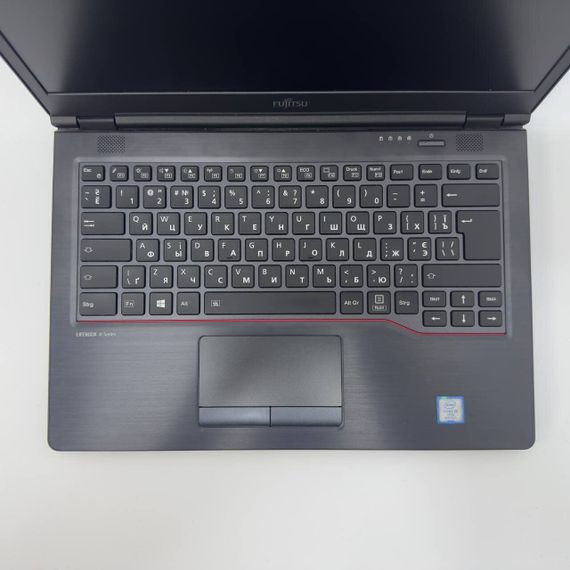 Ноутбук Fujitsu-Siemens LifeBook U759 / 14" (1366x768) TN / Intel Core i5-8365U (4 (8) ядра по 1.6 - 4.1 GHz) / 16 GB DDR4 / 512 GB SSD / Intel UHD Graphics 620 / WebCam б/в + Подарунок  Мишка та килимок | Зображення 3