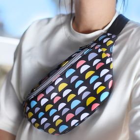 Сумка на пояс бананка Bumbag Разноцветные горбики на чёрном фоне 27x16 см (BB_20J017_SE)