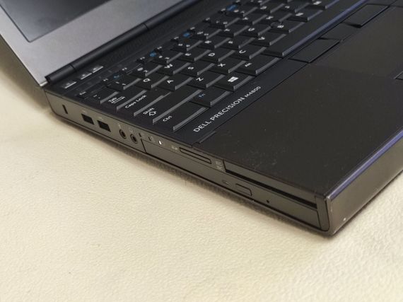 Мобільна робоча станція Dell Precision M4800 / 15.6" (1920x1080) IPS / Intel Core i7-4710MQ (4 (8) ядра по 2.5 - 3.5 GHz) / 8 GB DDR3 / 256 GB SSD / AMD FirePro M5100, 2 GB GDDR5, 128-bit / WebCam / DVD-ROM б/в | Зображення 2