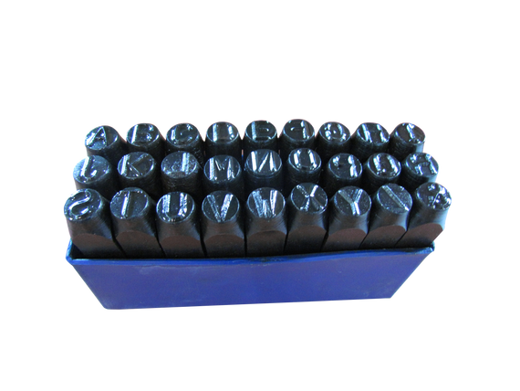 Набір клейм букв.лат.10мм 27 одиниць Ручні ударні клейма призначені для нанесення маркування або нумерації на малотиражну продукцію — це змінне поле шильда або паспортної таблички пристрою. У деяких випадках маркування наносять безпосередньо на тіло ви